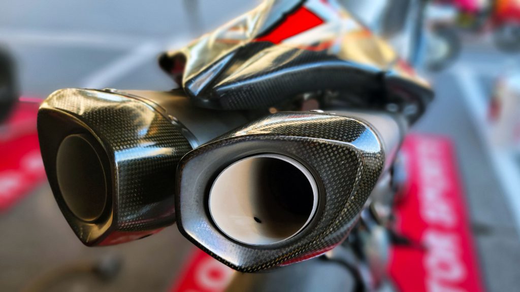 x80r pierobon akrapovic mufflers ducati carbon